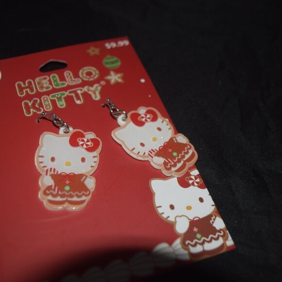 Clarie's Hello kitty gingerbread earrings - Picture 7 of 8